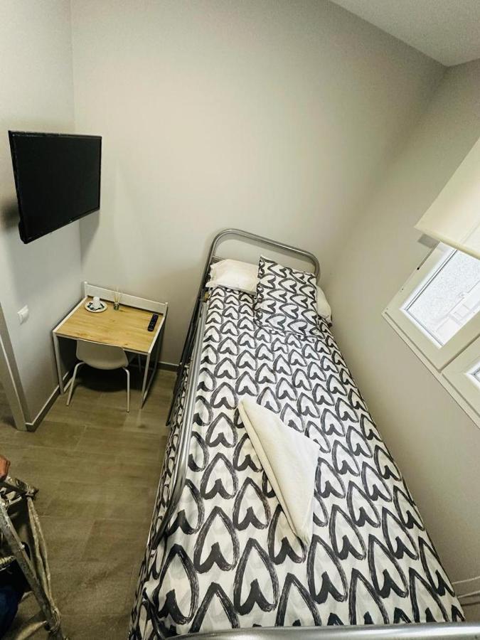 Hospedaje Cuatro Vientos Madrid Dış mekan fotoğraf