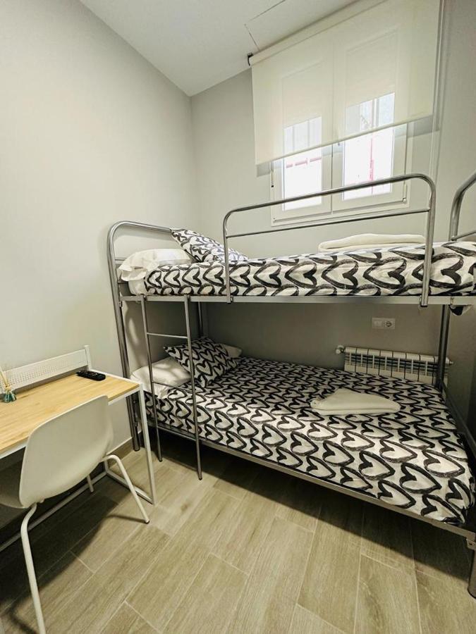 Hospedaje Cuatro Vientos Madrid Dış mekan fotoğraf