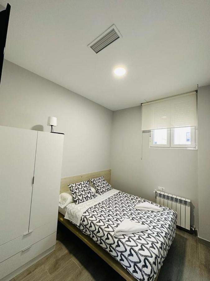 Hospedaje Cuatro Vientos Madrid Dış mekan fotoğraf