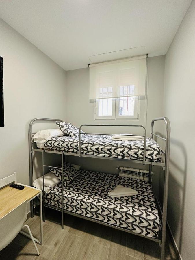 Hospedaje Cuatro Vientos Madrid Dış mekan fotoğraf